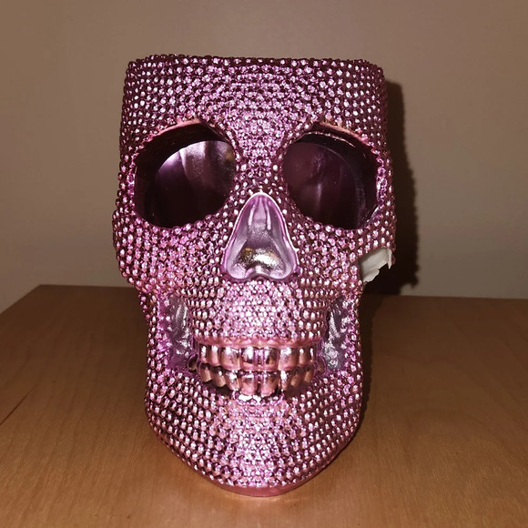 Skull Makeup Brush Holder - Picture 2 of 8